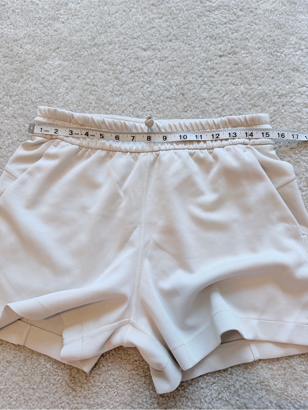 Lululemon Softstreme High-Rise 4” Shorts White Opal Size 8 Pockets - Picture 6 of 11